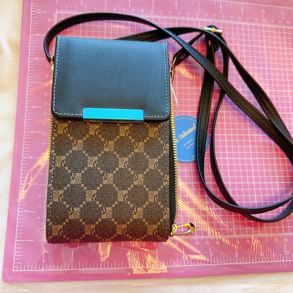Chic unlimited crossbody shoulder/handbag